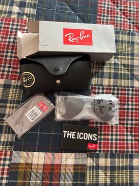 Ray-Ban Black Sunglasses Set with Black Case ORB 3025  4895